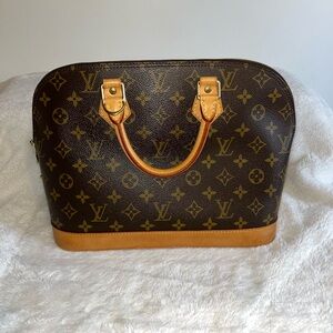 Louis Vuitton Alma PM